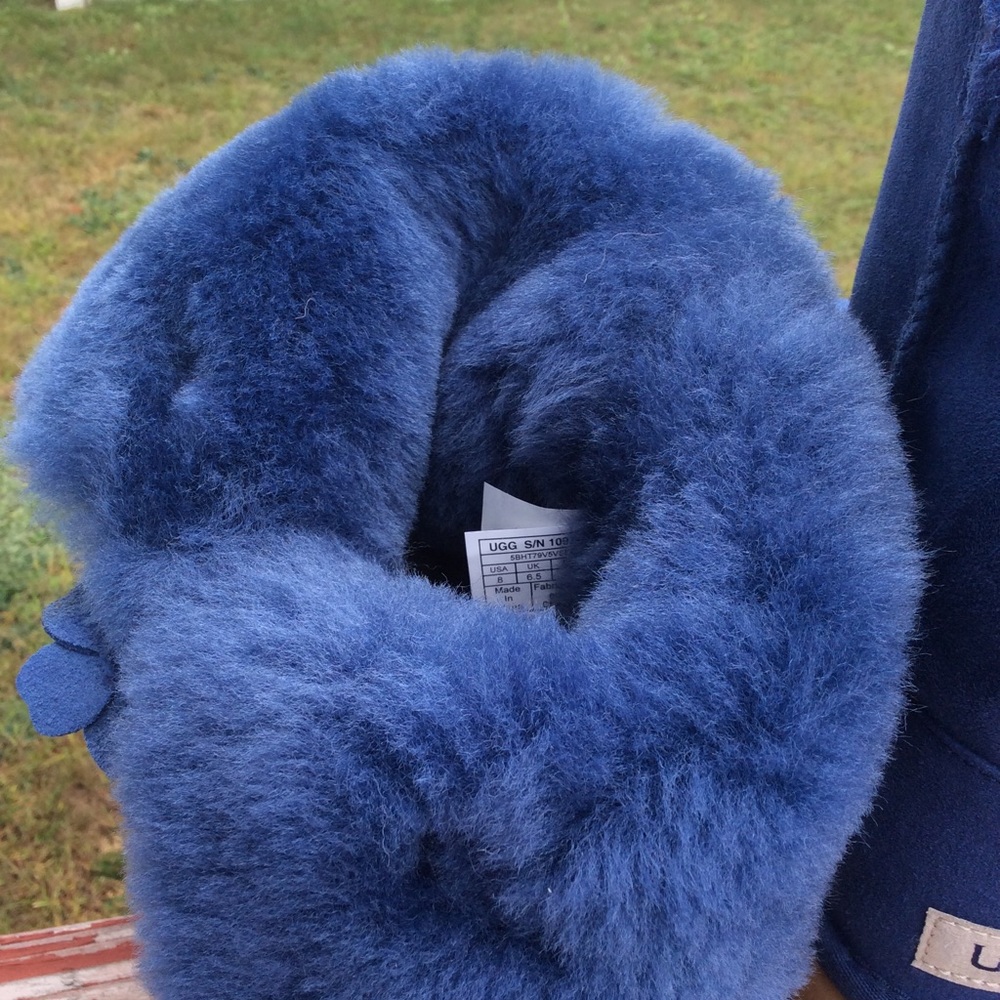 Ugg Bailey Button II Poppy - Picture 6 of 7